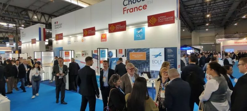 graphisme et mise en page d'une plaquette commerciale pour un complexe immobilier à toulouse