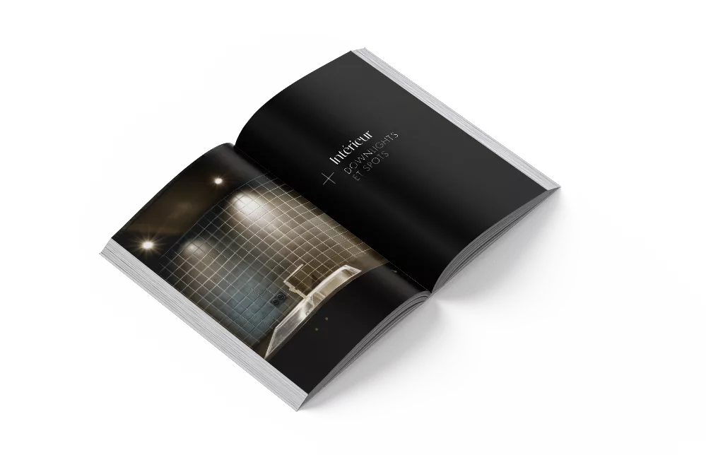 lightandcontract graphisme et mise en page d'une plaquette commerciale pour un complexe immobilier à toulouse